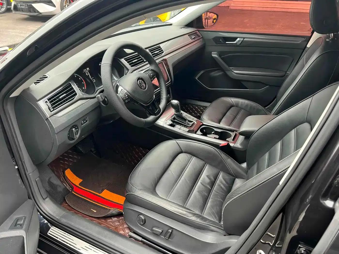 2017 Passat 330TSI DSG Premium Edition — миниатюра 5