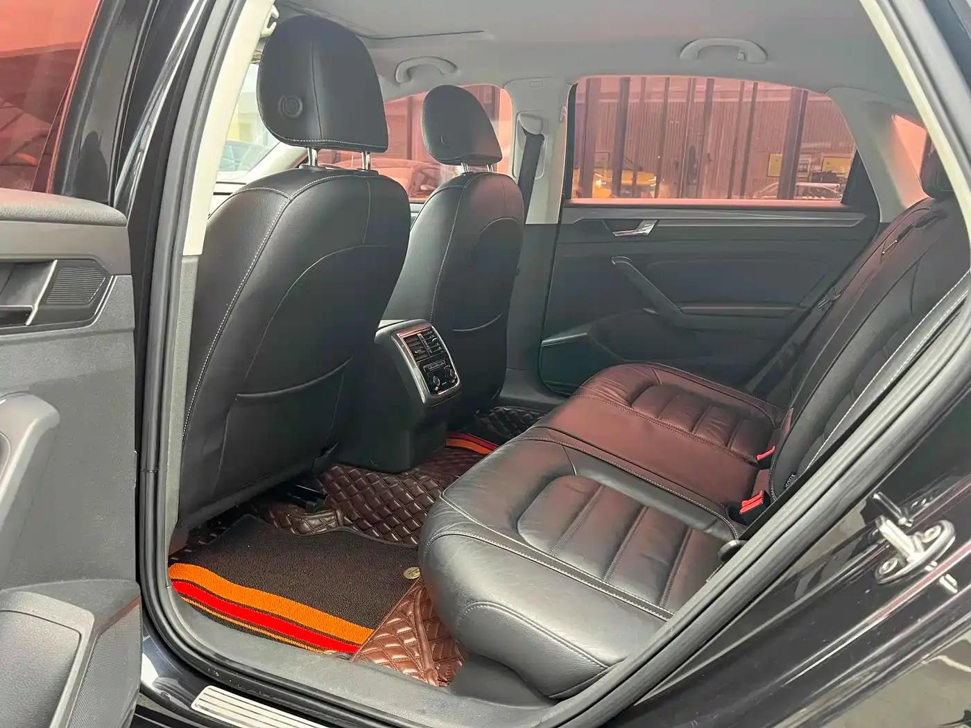 2017 Passat 330TSI DSG Premium Edition — миниатюра 6