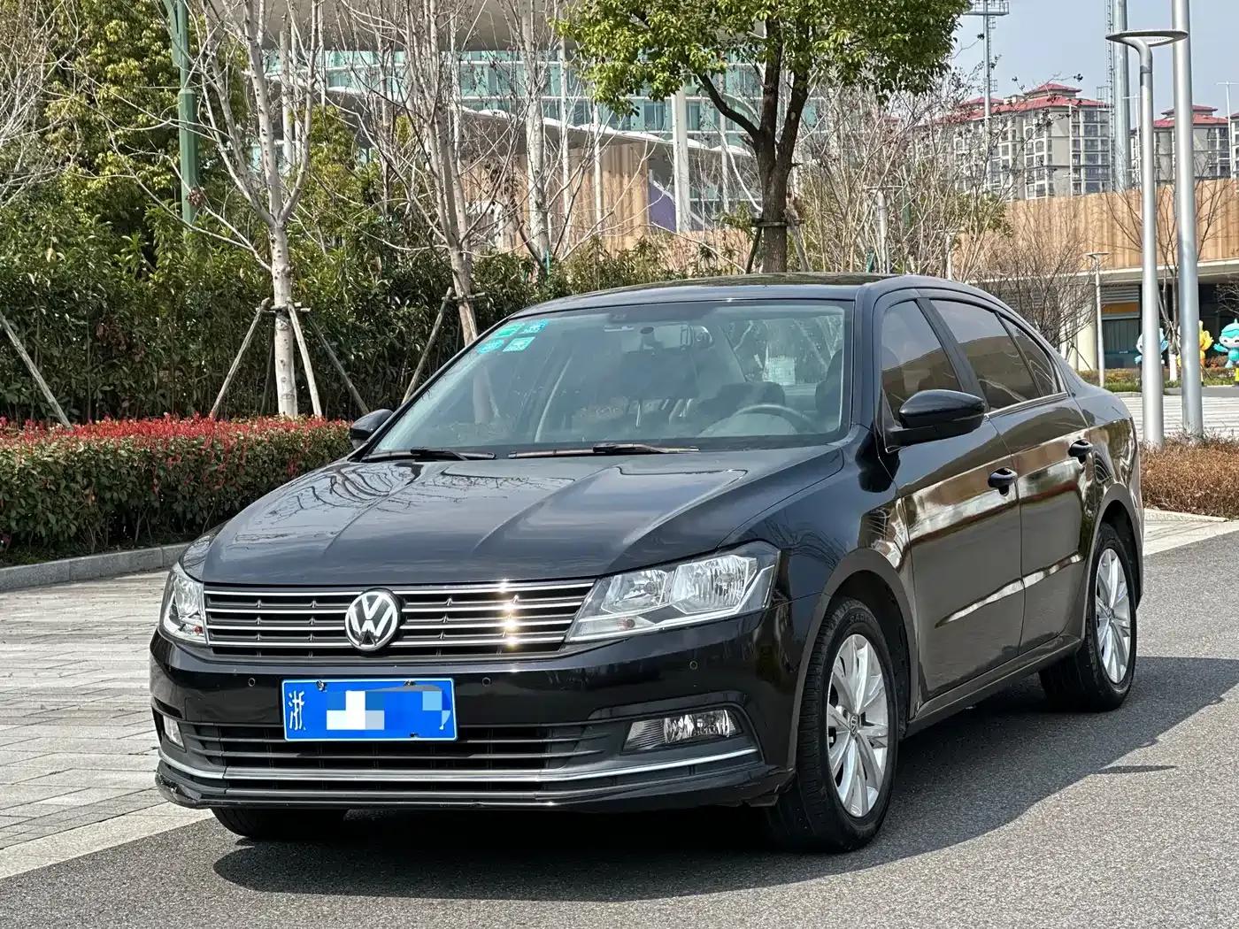 2015 Volkswagen Lavida 1.6L Automatic Comfort Edition — миниатюра 1