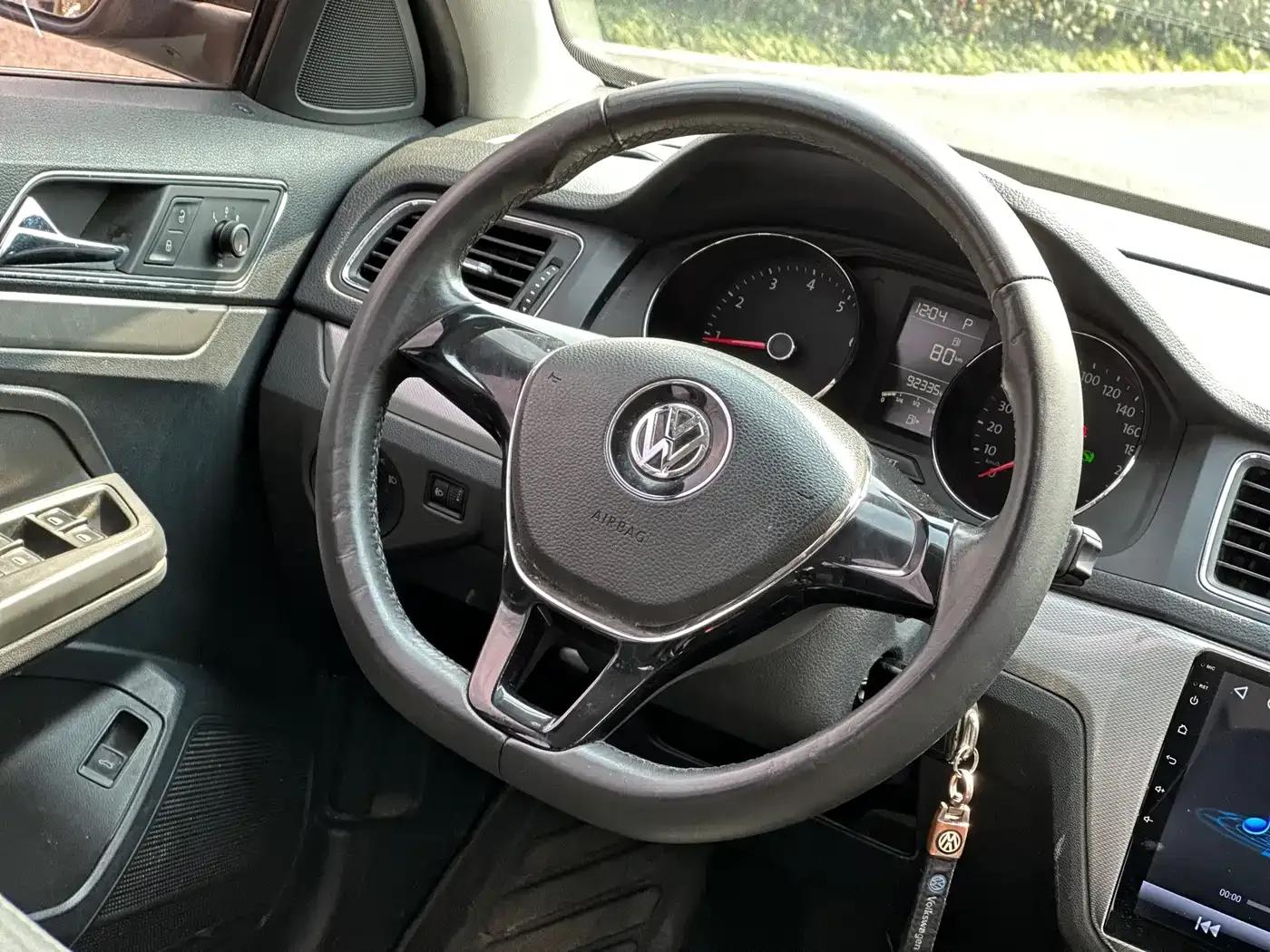 2015 Volkswagen Lavida 1.6L Automatic Comfort Edition — миниатюра 14