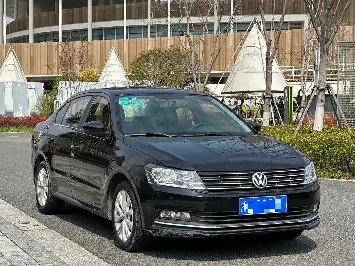2015 Volkswagen Lavida 1.6L Automatic Comfort Edition — миниатюра 3