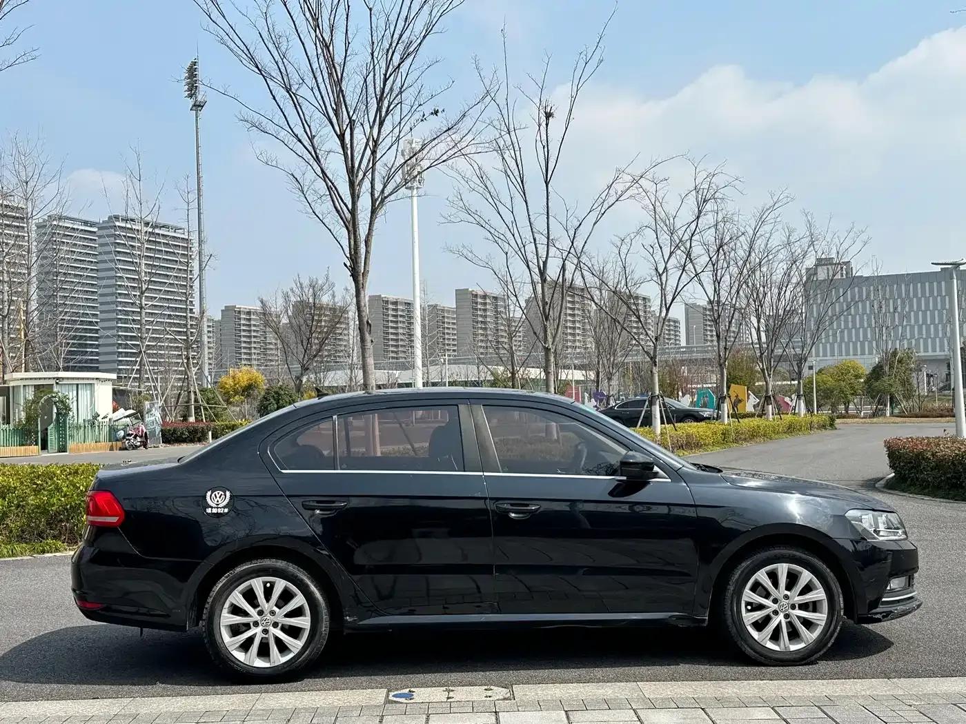 2015 Volkswagen Lavida 1.6L Automatic Comfort Edition — миниатюра 7