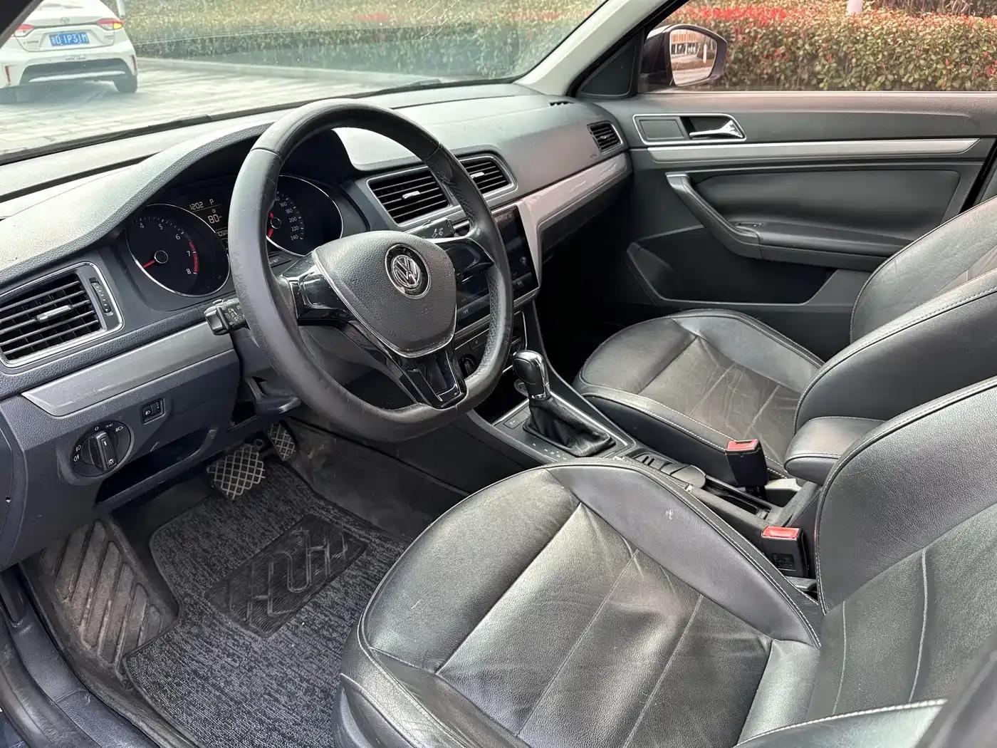 2015 Volkswagen Lavida 1.6L Automatic Comfort Edition — миниатюра 9