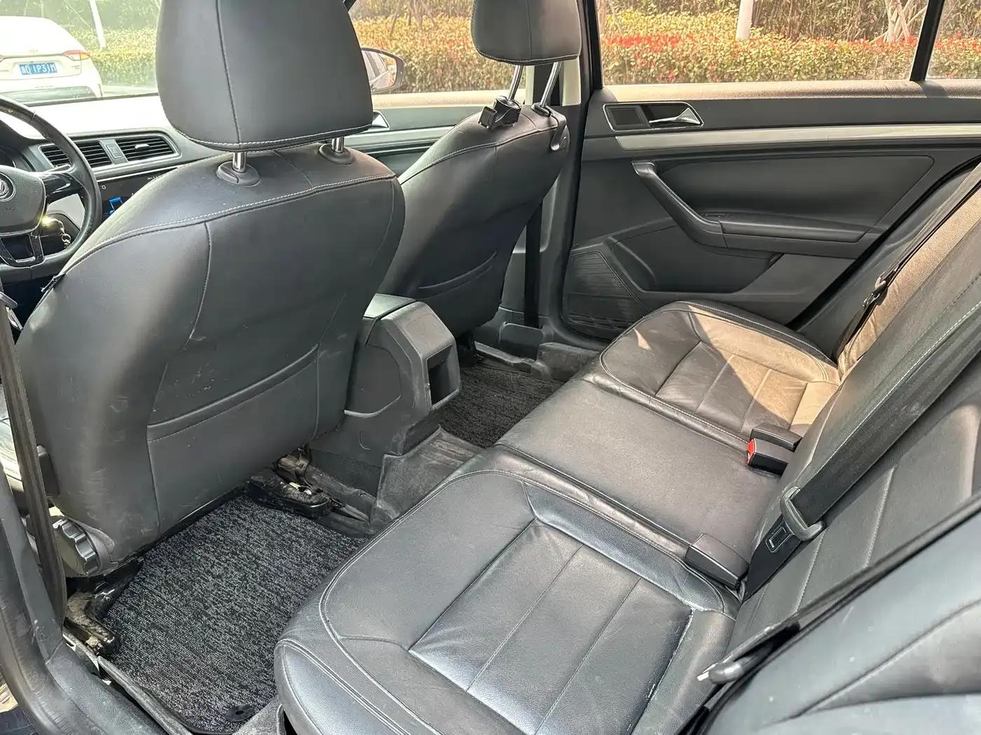 2015 Volkswagen Lavida 1.6L Automatic Comfort Edition — миниатюра 10
