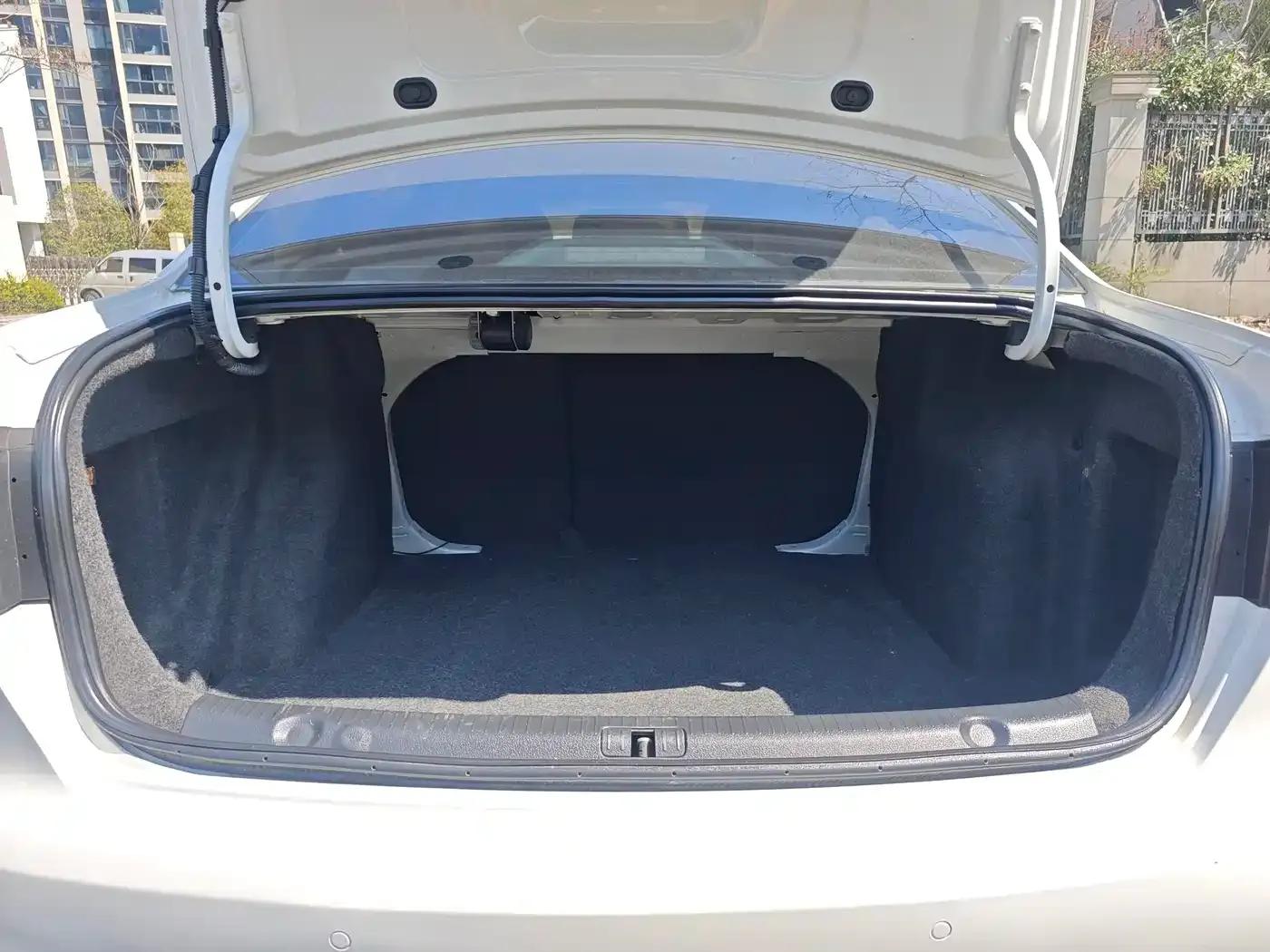 2013 Volkswagen Lavida 1.4TSI DSG Comfort Edition — миниатюра 21