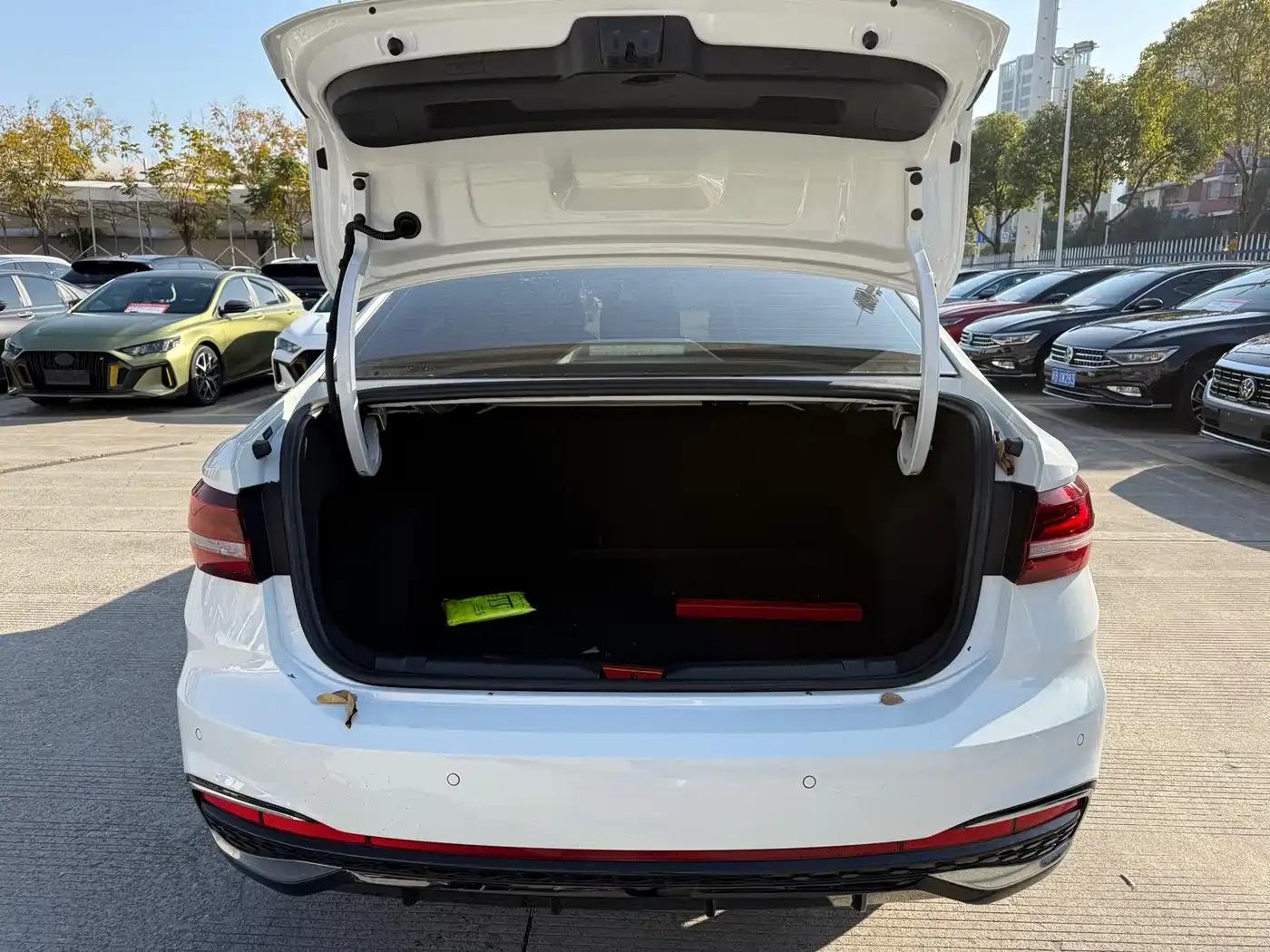 2024 Volkswagen Lavida 1.5L Automatic Starry Sky Five Million Edition — миниатюра 8