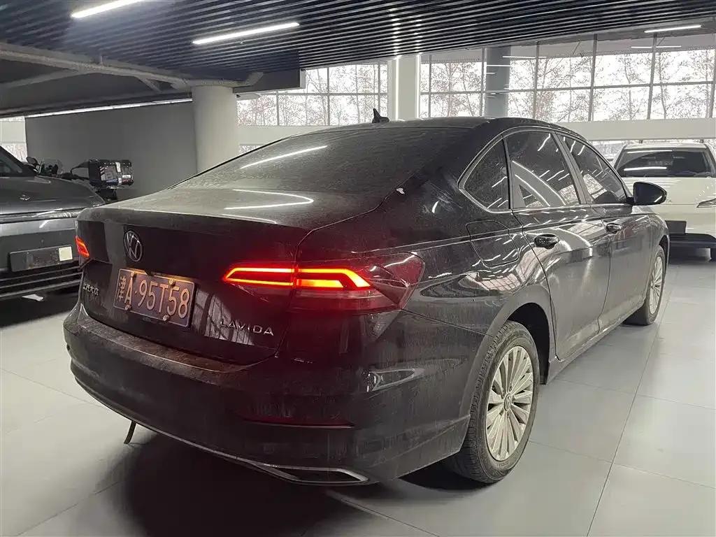 2021 Volkswagen Lavida 1.5L Automatic Comfort Edition — миниатюра 4