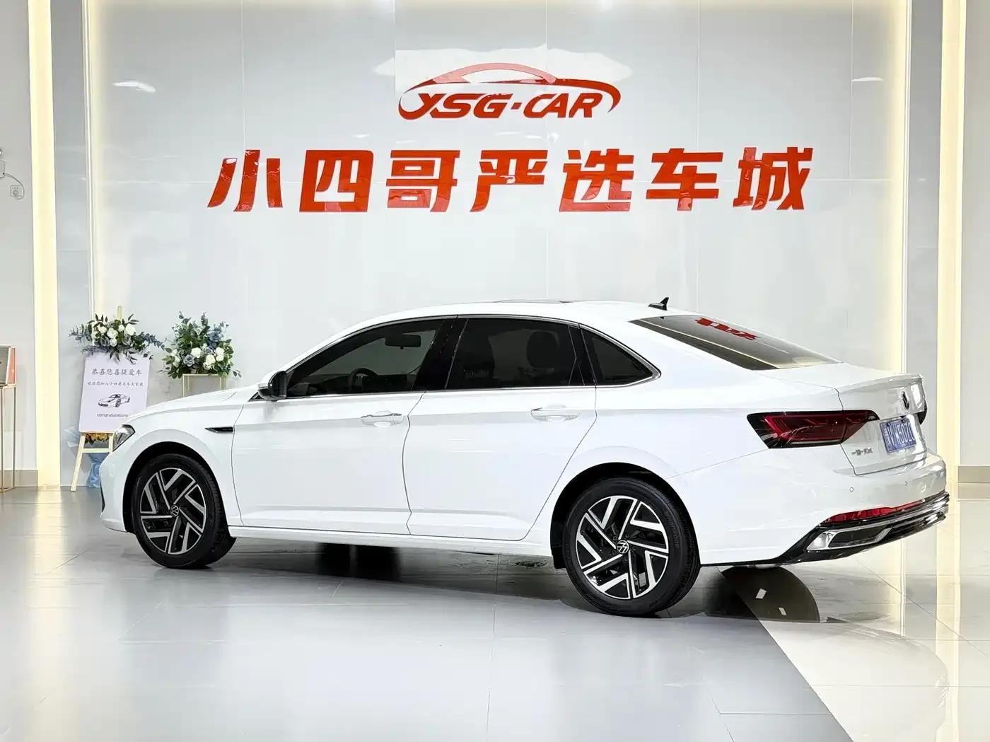 2023 Volkswagen Sagitar 300TSI DSG Excellence Edition — миниатюра 4