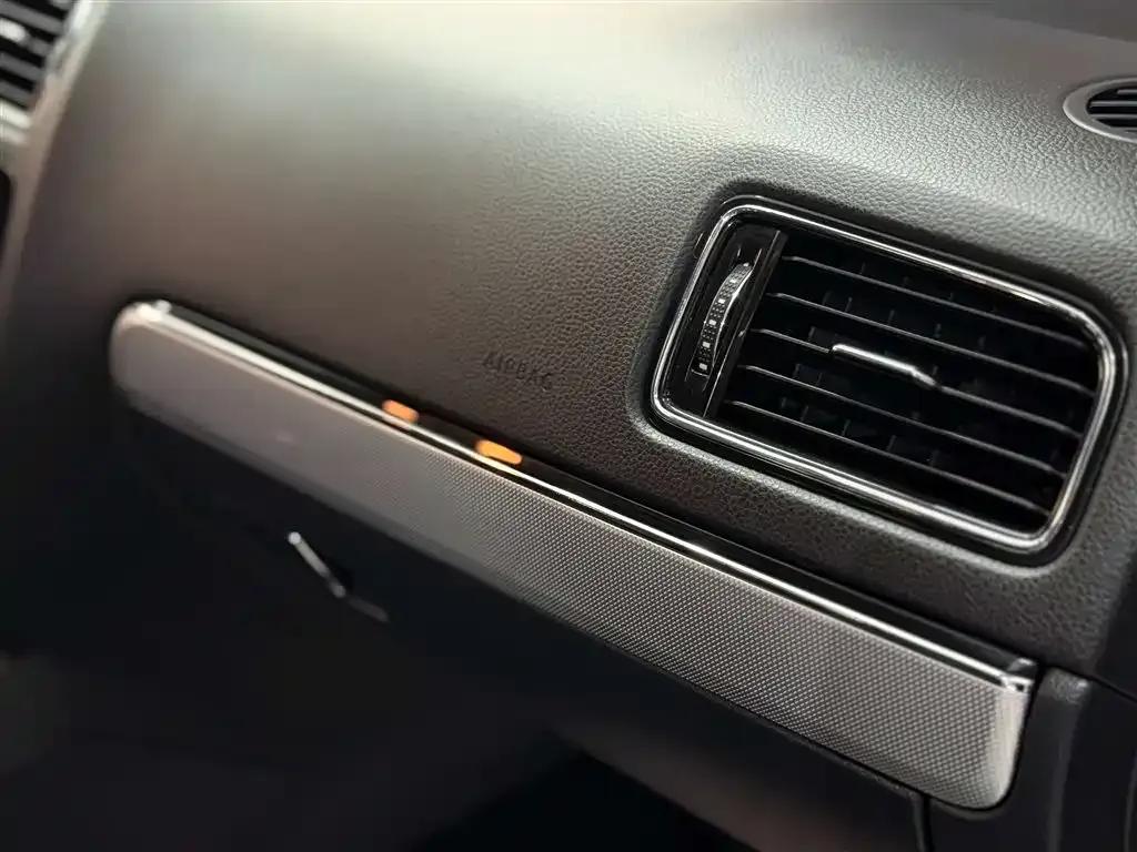 2018 Volkswagen Sagitar 1.6L Automatic Comfort Model — миниатюра 16