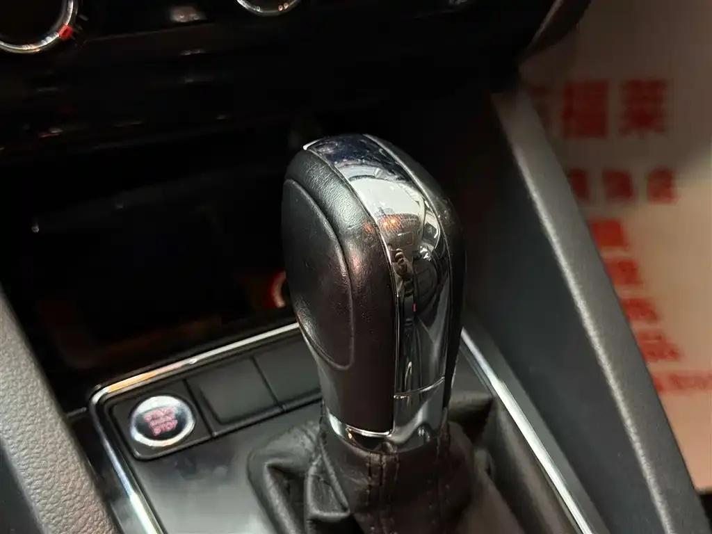 2018 Volkswagen Sagitar 1.6L Automatic Comfort Model — миниатюра 17