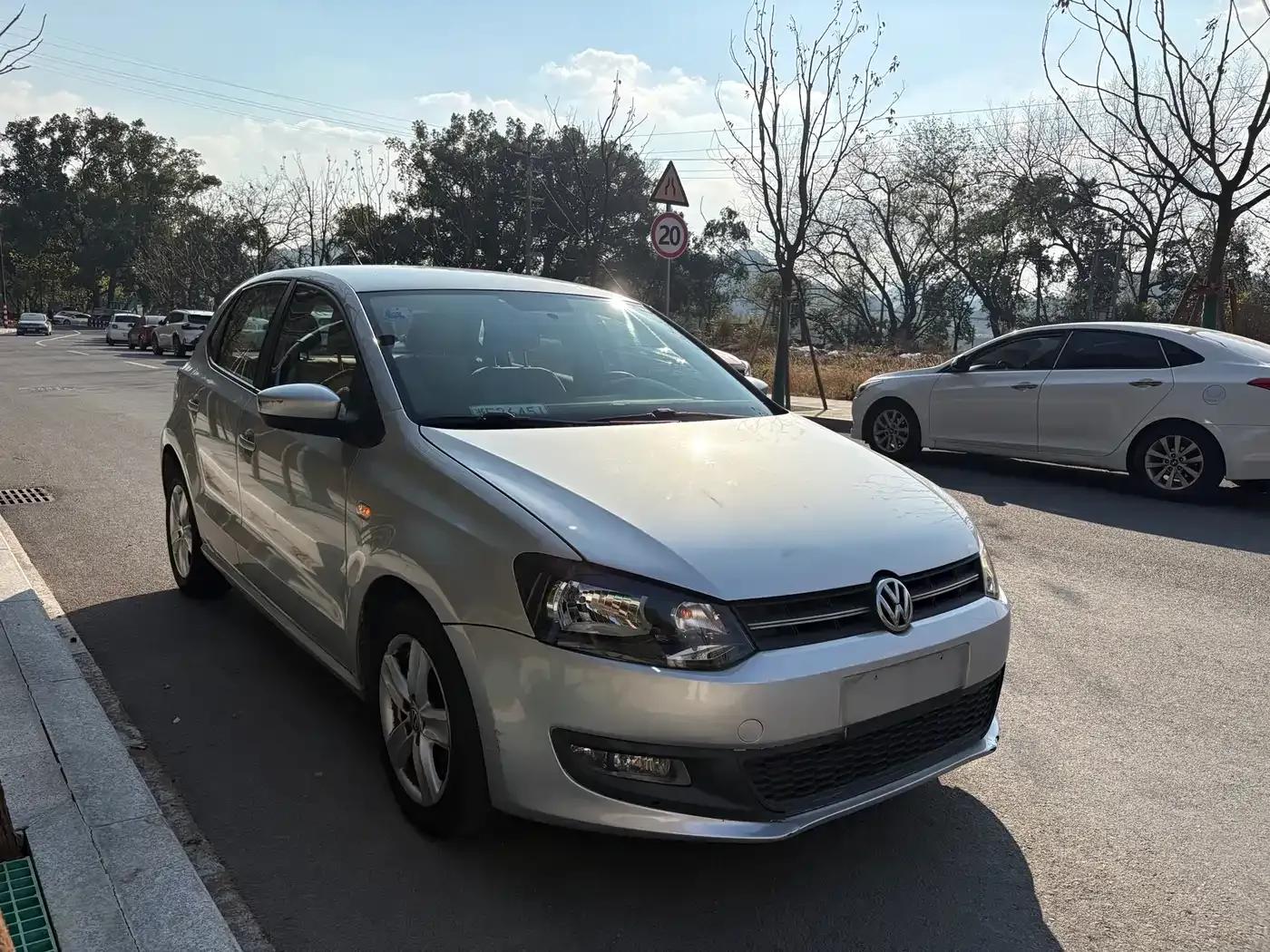 2011 Polo 1.6L Automatic Cool Edition — миниатюра 3
