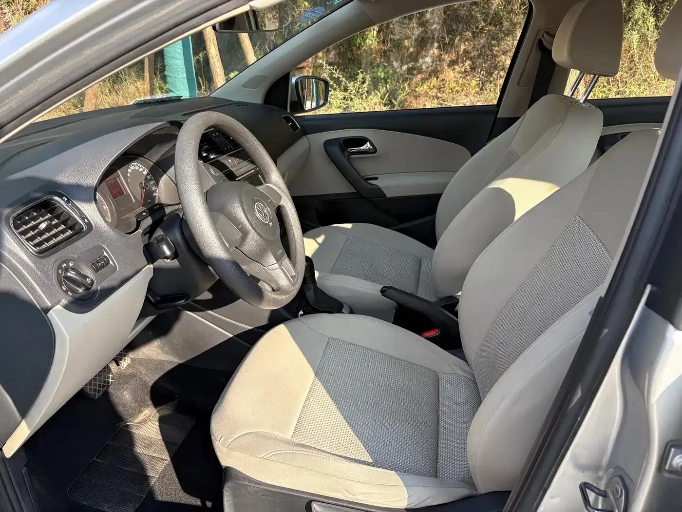 2011 Polo 1.6L Automatic Cool Edition — миниатюра 4