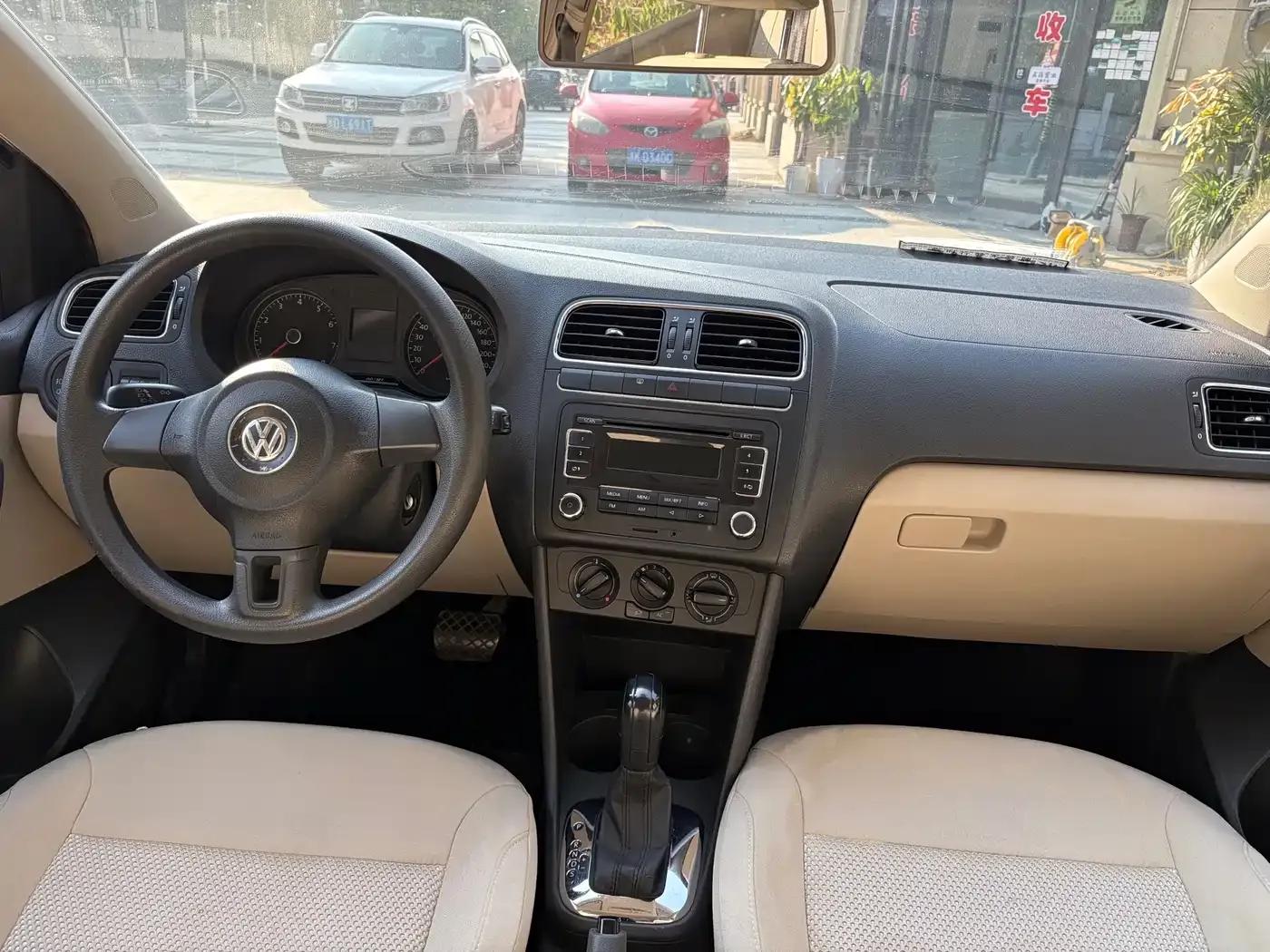 2011 Polo 1.6L Automatic Cool Edition — миниатюра 5