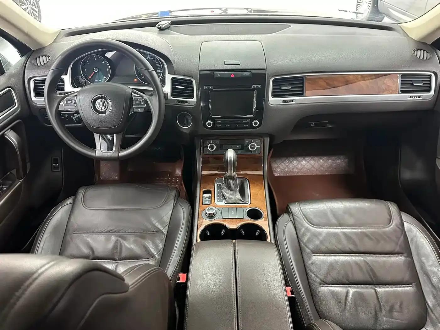 Touareg 2011 3.0TDI Diesel Standard Edition — миниатюра 11