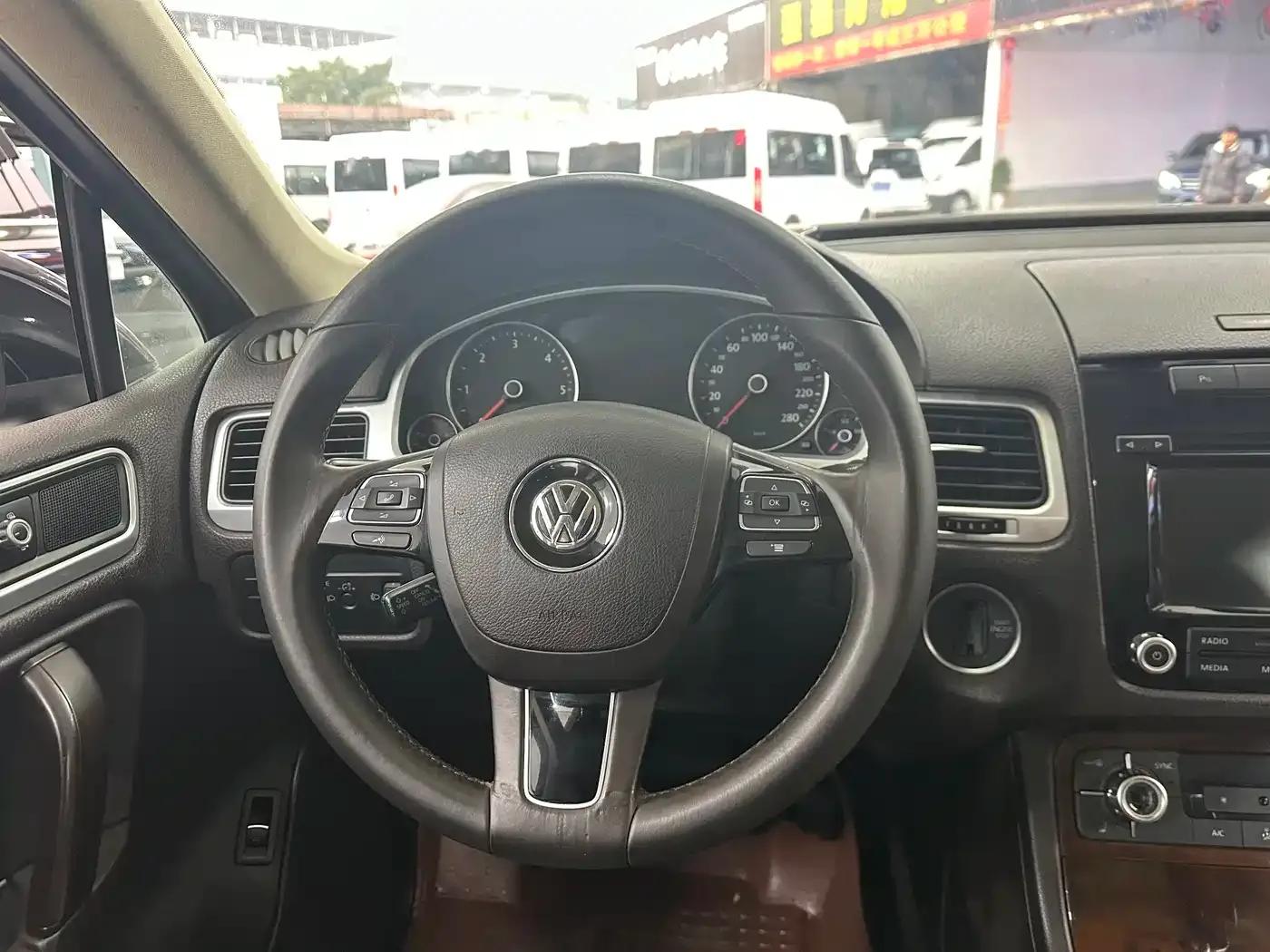 Touareg 2011 3.0TDI Diesel Standard Edition — миниатюра 18