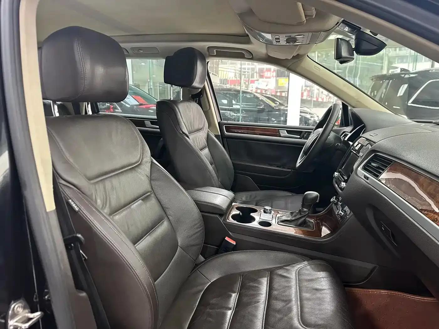 Touareg 2011 3.0TDI Diesel Standard Edition — миниатюра 28