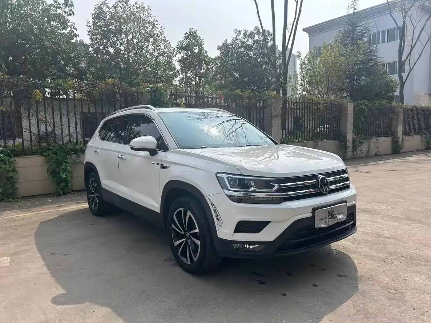 Tharu 2020 280TSI 2WD Luxury PLUS (National V Emission Standard) — миниатюра 1