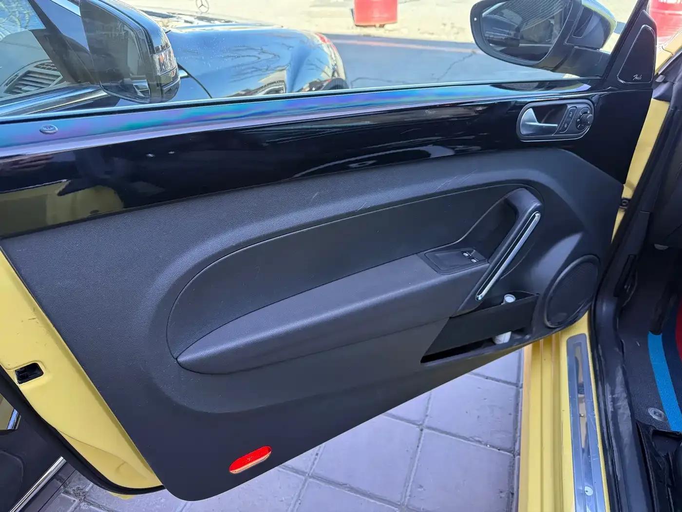 2013 Volkswagen Beetle 1.4TSI R-Line — миниатюра 6