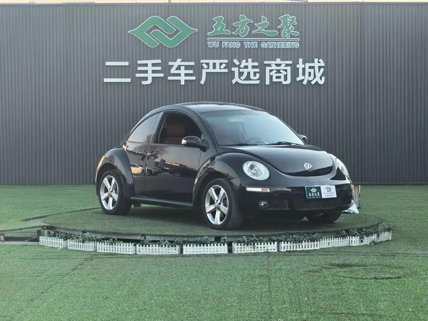 2010 Volkswagen Beetle 1.8T BlackOrange Luxury Edition — миниатюра 3