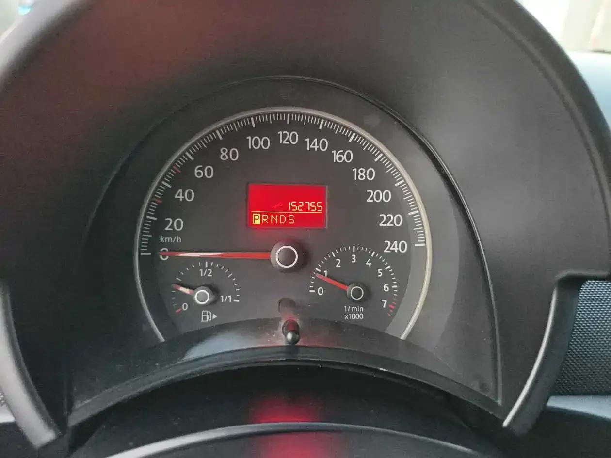 2010 Volkswagen Beetle 1.8T BlackOrange Luxury Edition — миниатюра 5