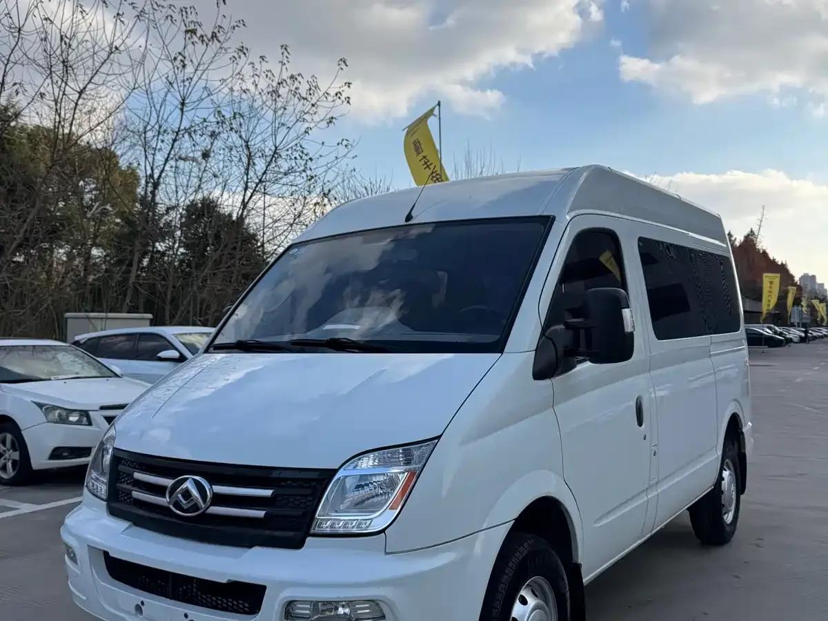 Xintu V80 2021 2.0T Manual Classic Aoyuntong Short Wheelbase Mid-Roof 5/6 Seat — миниатюра 1