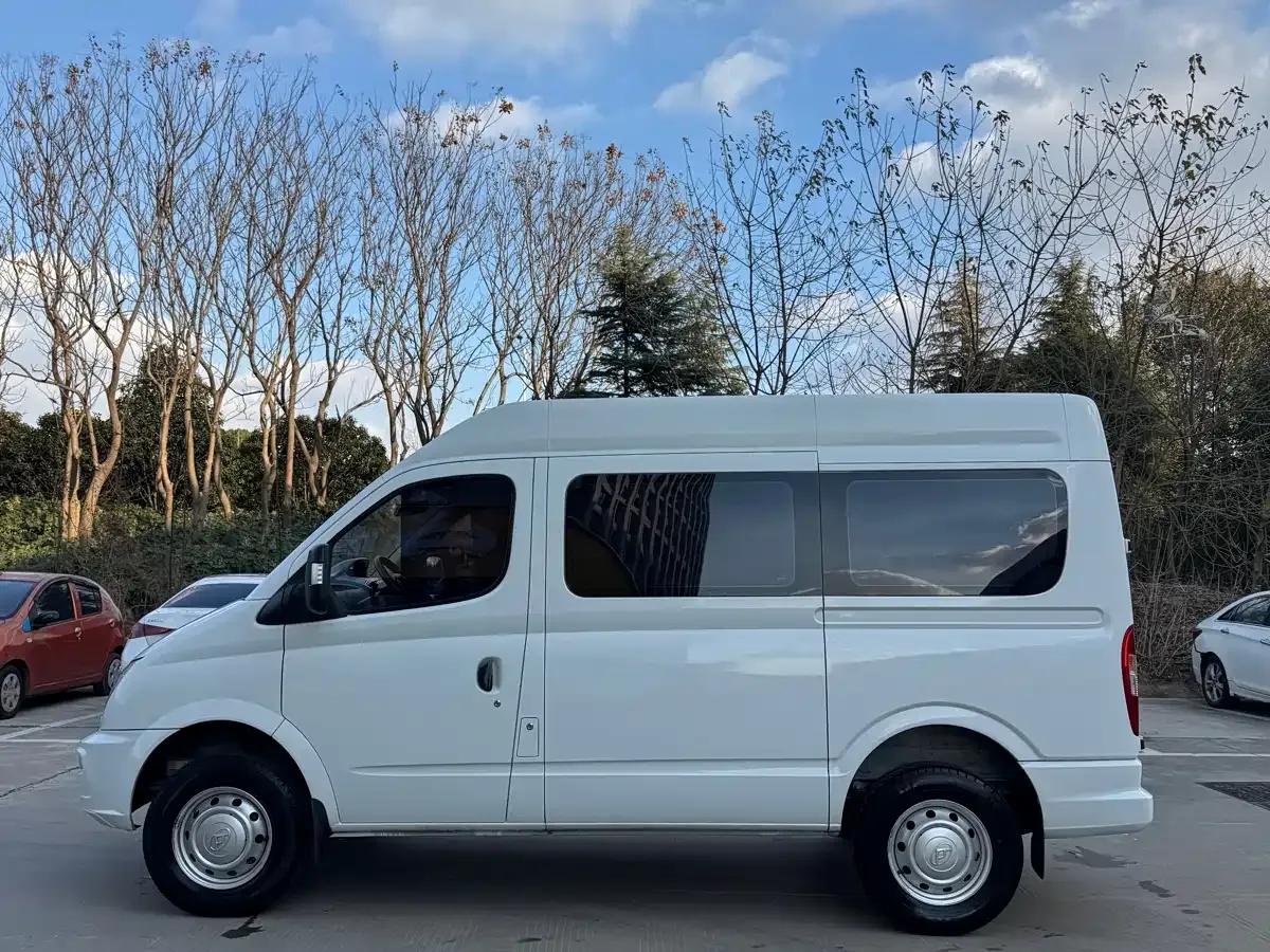 Xintu V80 2021 2.0T Manual Classic Aoyuntong Short Wheelbase Mid-Roof 5/6 Seat — миниатюра 3