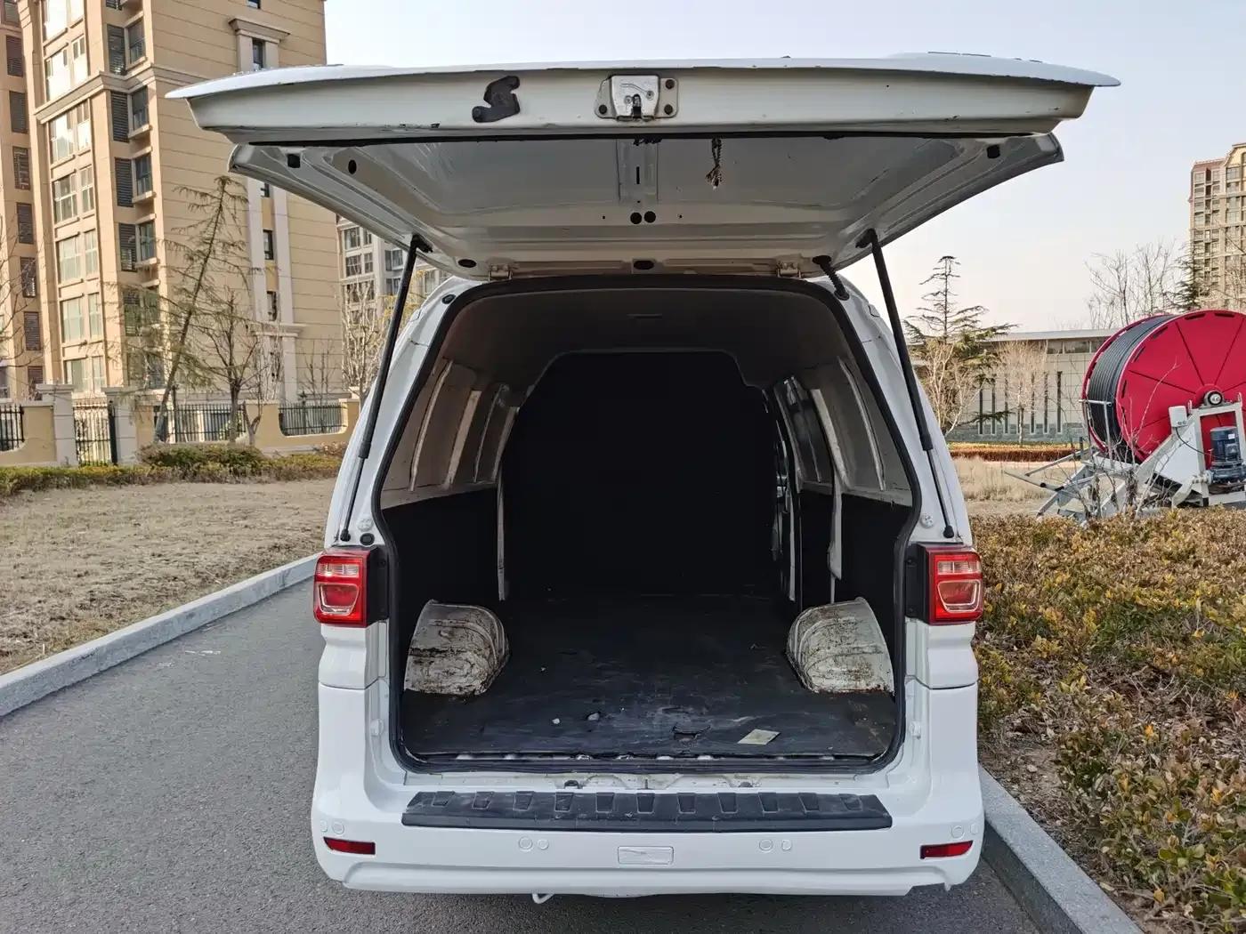 Lingzhi 2020 M5 1.6L Practical Edition — миниатюра 4