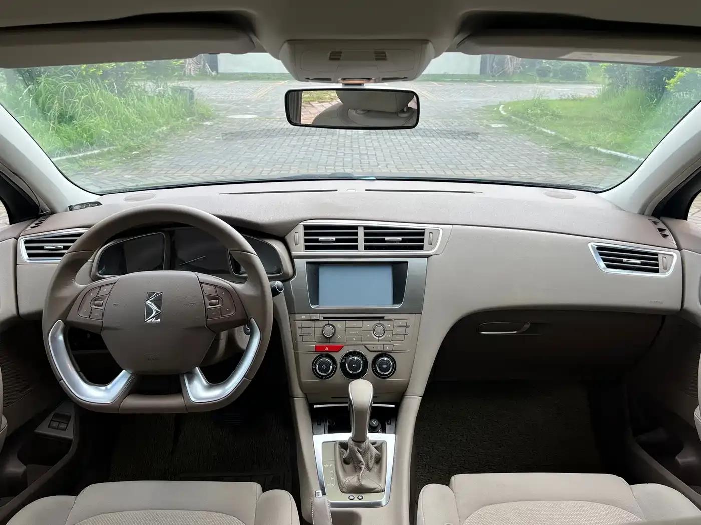 DS 5LS 2015 1.6T Comfort Edition THP160 — миниатюра 12