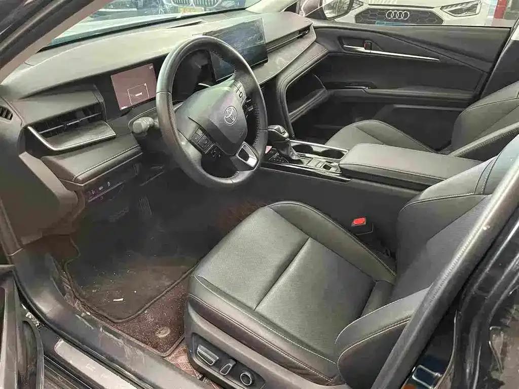 Camry 2025 Hybrid 2.0HG Glorious Edition — миниатюра 2