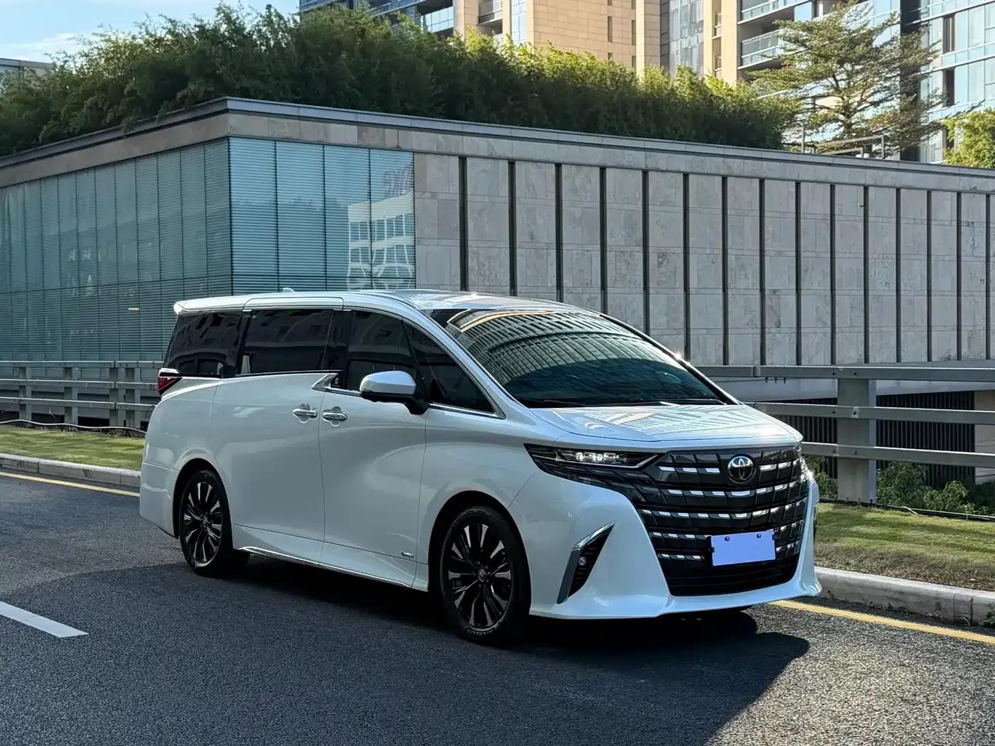2024 Alphard Hybrid 2.5L Premium Edition — миниатюра 5