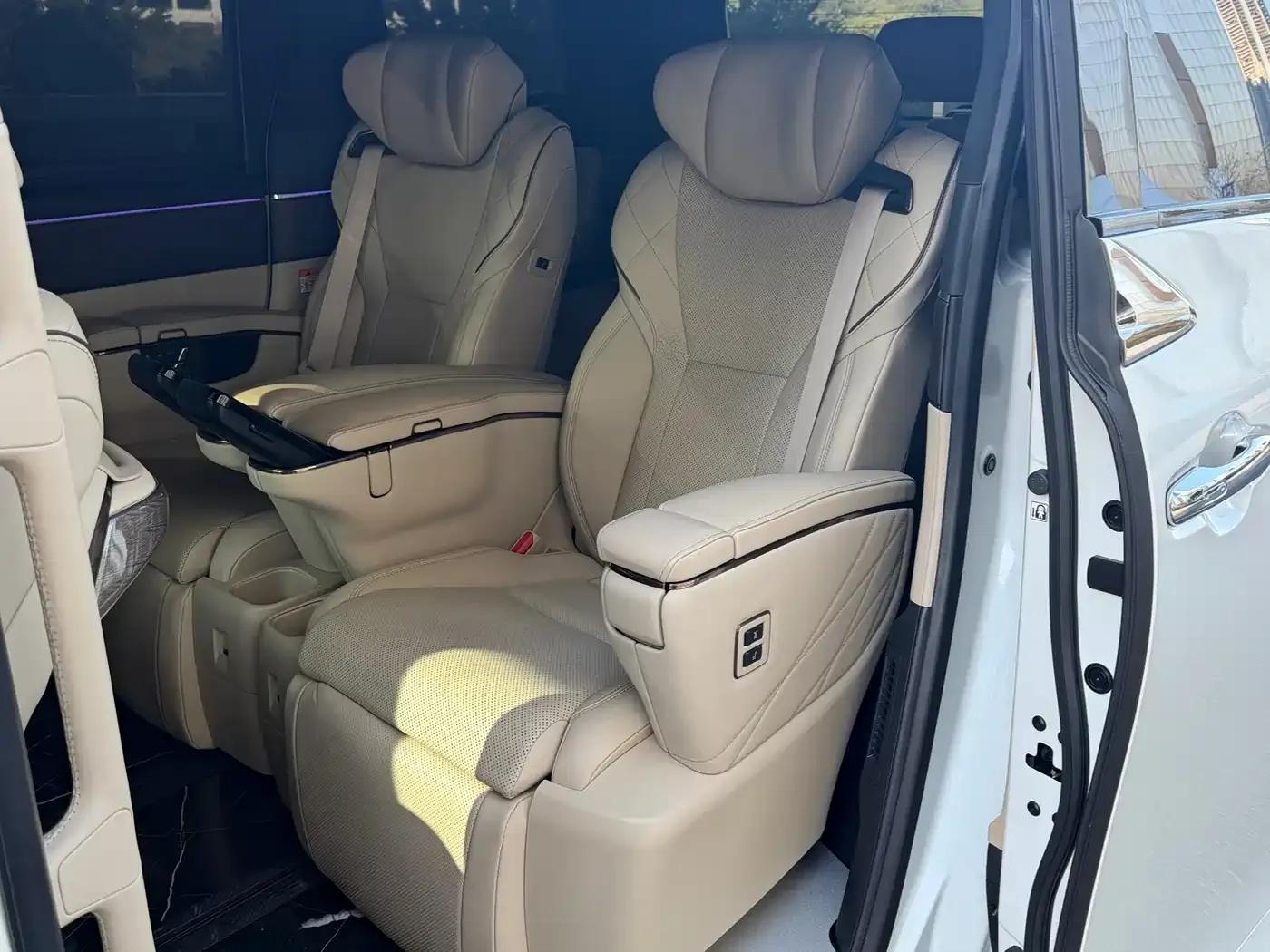 2024 Alphard Hybrid 2.5L Premium Edition — миниатюра 8