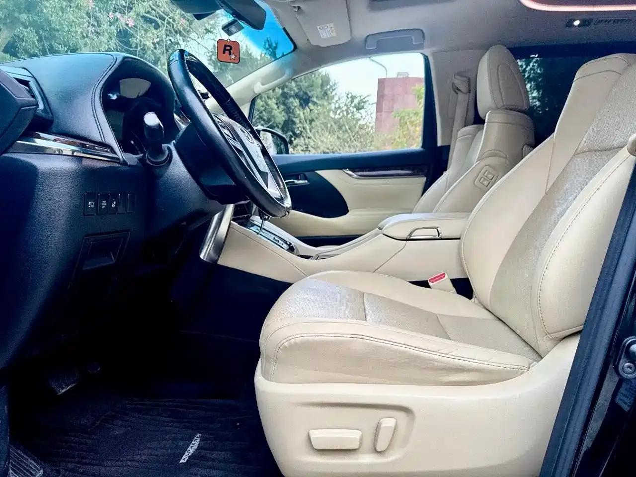 2021 Alphard Hybrid 2.5L Luxury Edition — миниатюра 4