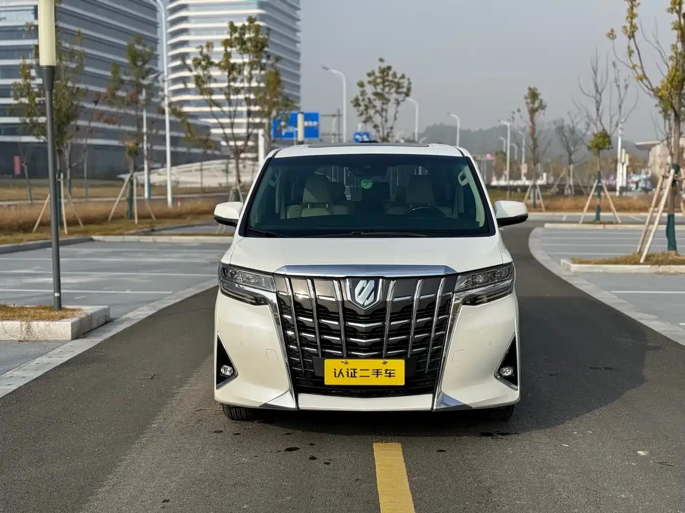 2019 Alphard Hybrid 2.5L Luxury Edition — миниатюра 1