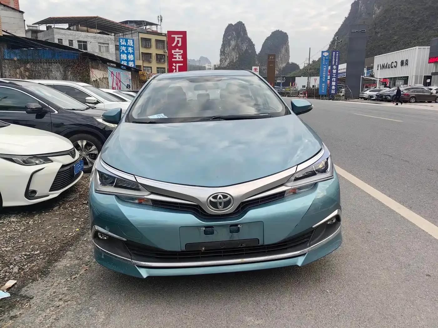 2017 Toyota Corolla Hybrid 1.8L E-CVT Elite Edition (Facelift) — миниатюра 3