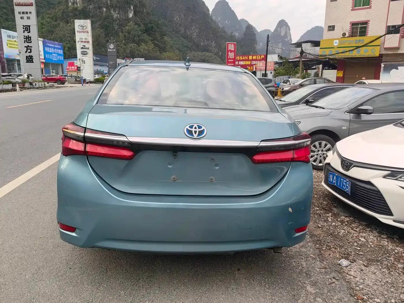 2017 Toyota Corolla Hybrid 1.8L E-CVT Elite Edition (Facelift) — миниатюра 4