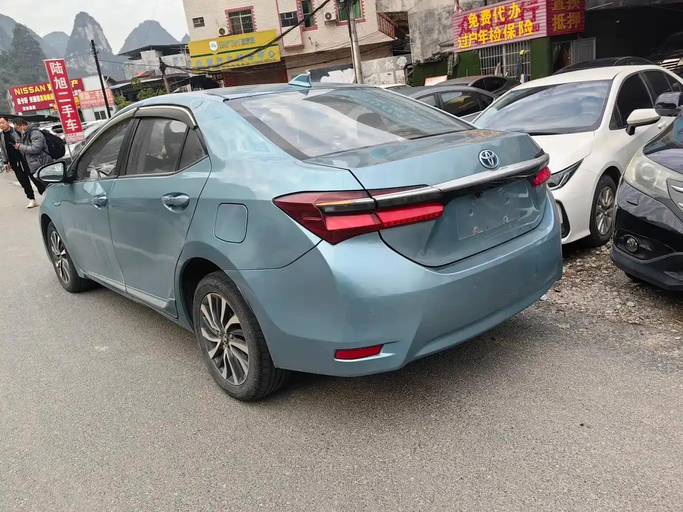 2017 Toyota Corolla Hybrid 1.8L E-CVT Elite Edition (Facelift) — миниатюра 6