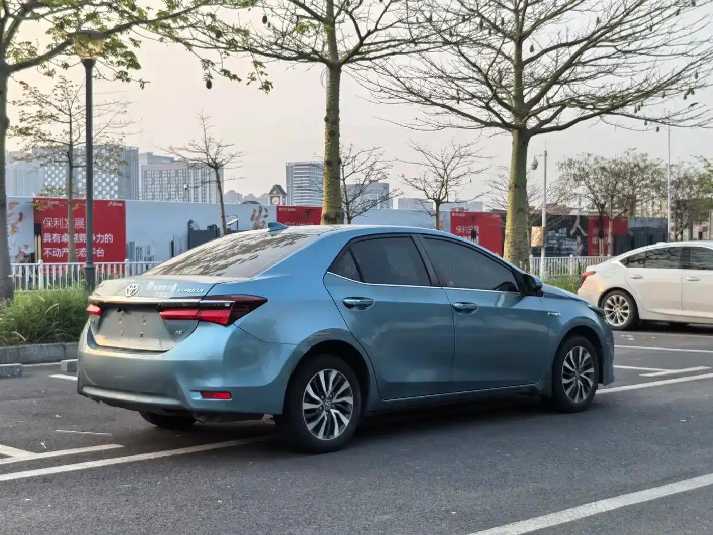 2017 Toyota Corolla Hybrid 1.8L E-CVT Leading Edition (Facelift) — миниатюра 5