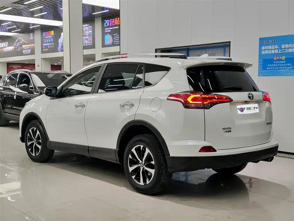 2016 Toyota RAV4 2.0L CVT 2WD Fashion Edition (National V Emission Standard) — миниатюра 4