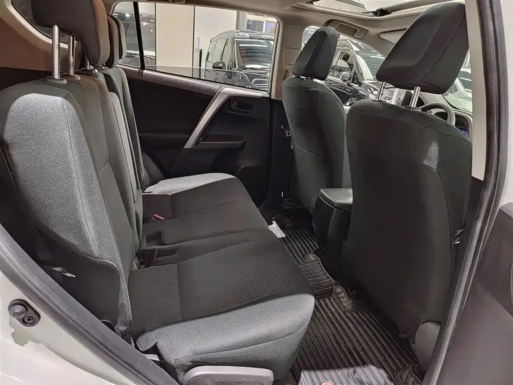 2016 Toyota RAV4 2.0L CVT 2WD Fashion Edition (National V Emission Standard) — миниатюра 9