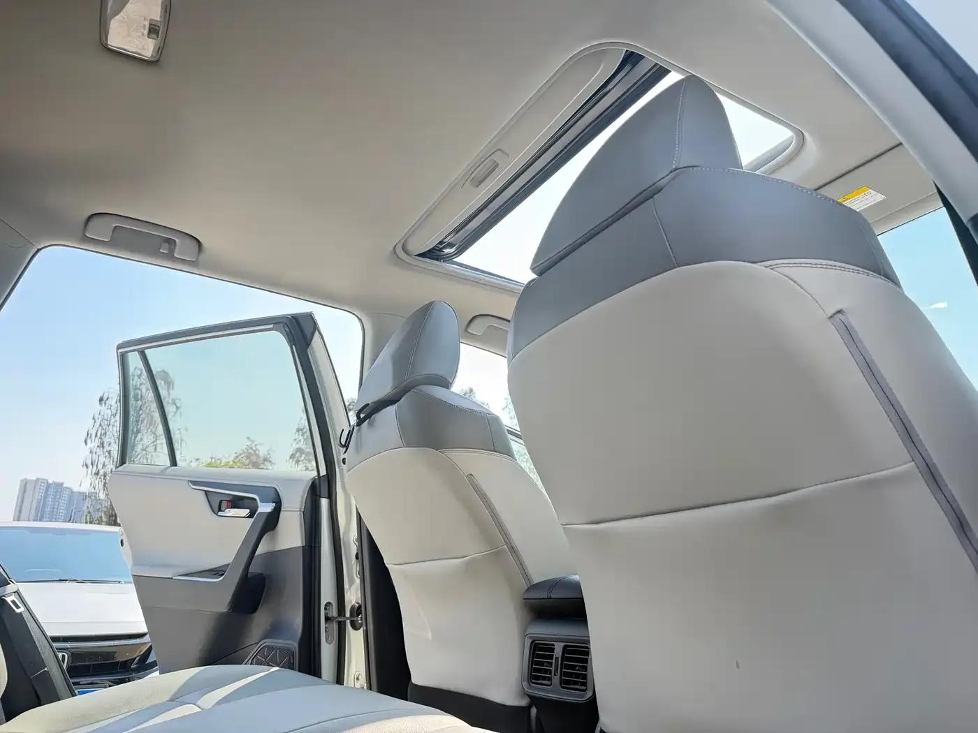 RAV4 2021 2.0L CVT 4WD Fashion Plus Edition — миниатюра 11