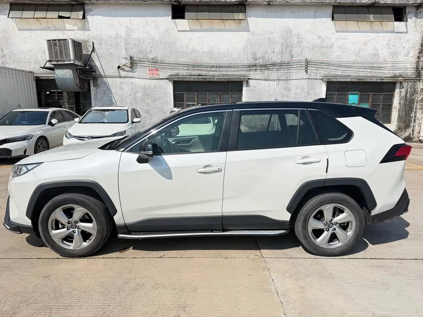 RAV4 2021 2.0L CVT 4WD Fashion Plus Edition — миниатюра 7