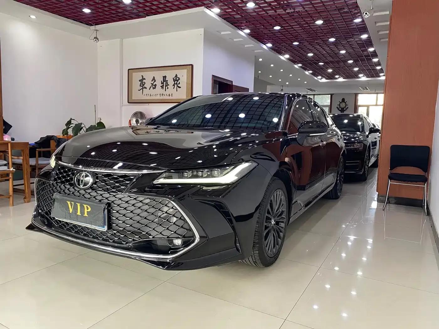 2023 Toyota Avalon 2.5L Luxury Edition — миниатюра 1