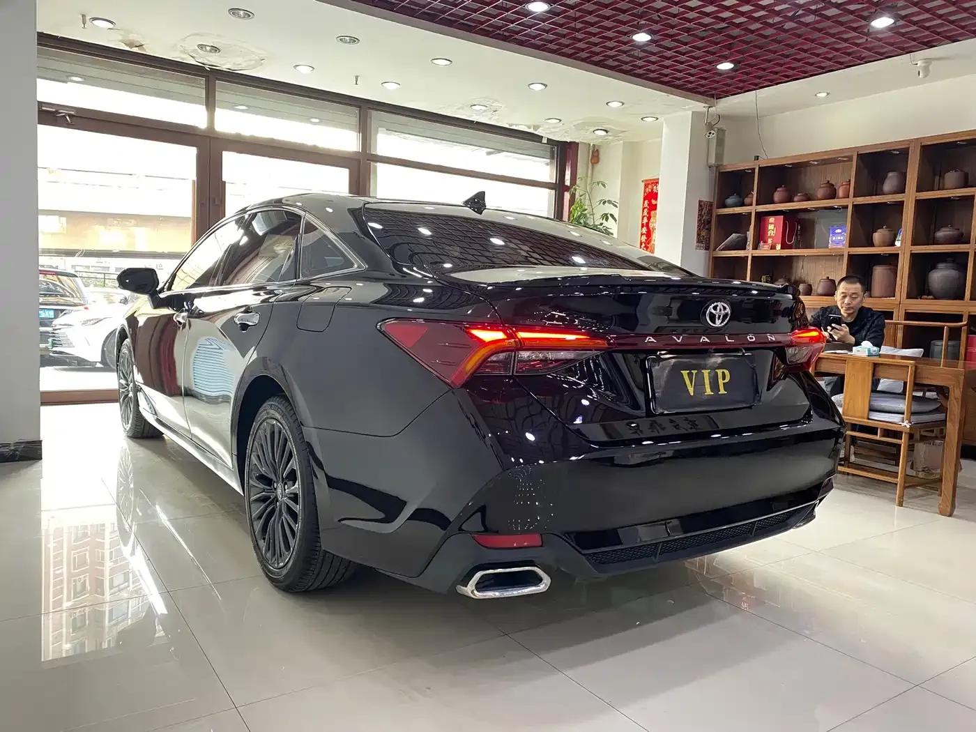 2023 Toyota Avalon 2.5L Luxury Edition — миниатюра 4