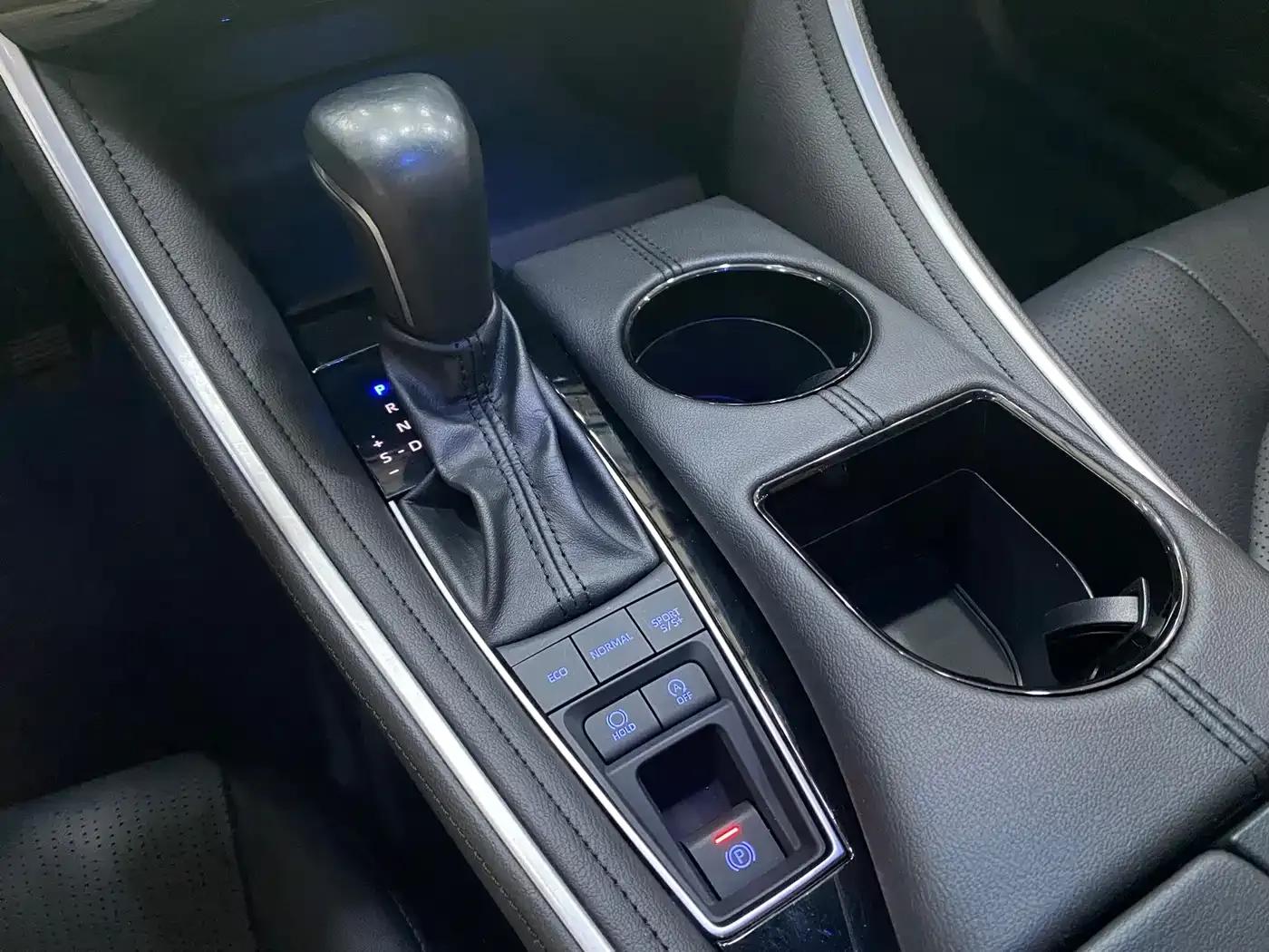2023 Toyota Avalon 2.5L Luxury Edition — миниатюра 8