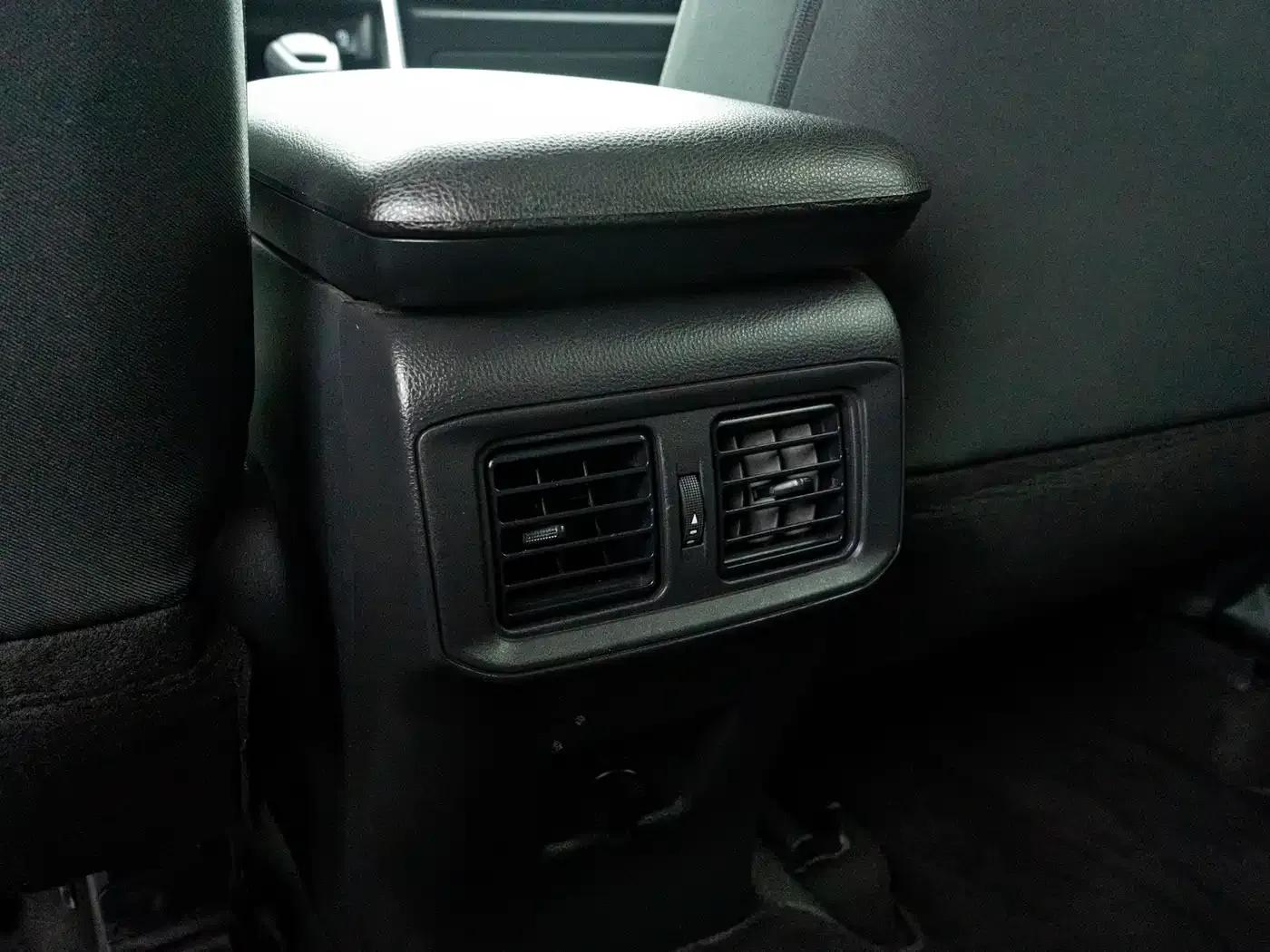 2023 Toyota Highlander 2.0L CVT 2WD Leading Edition — миниатюра 11