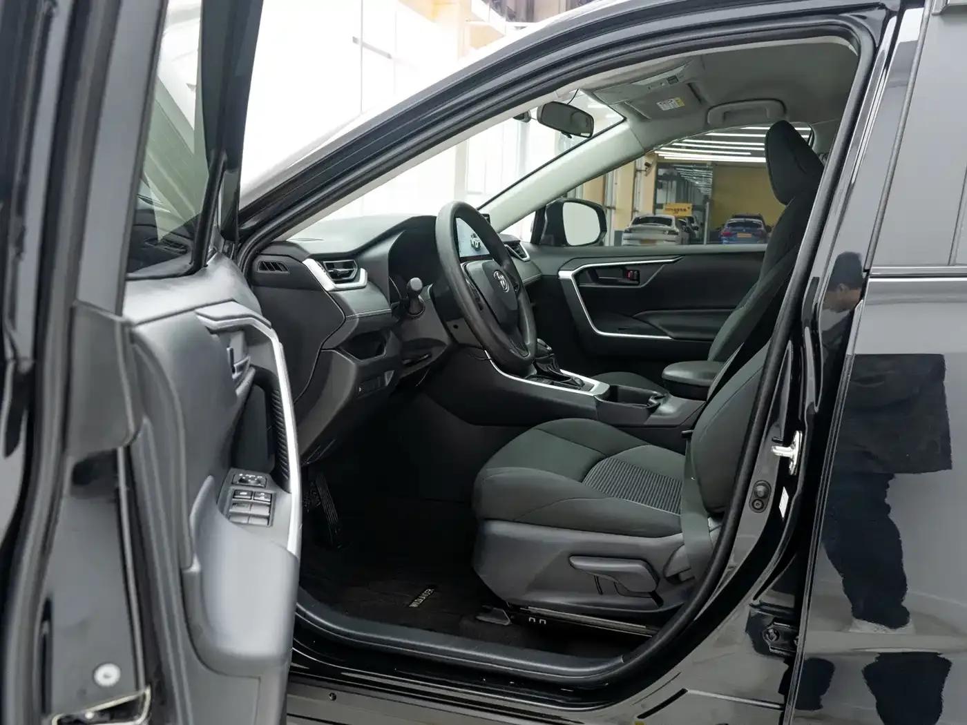 2023 Toyota Highlander 2.0L CVT 2WD Leading Edition — миниатюра 6