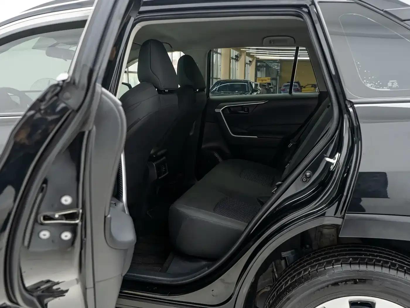 2023 Toyota Highlander 2.0L CVT 2WD Leading Edition — миниатюра 7