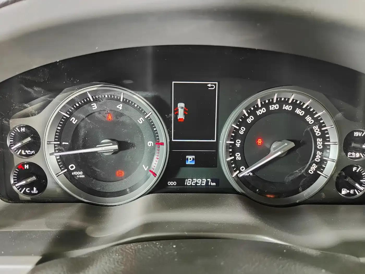 2019 Land Cruiser (Imported) 5.7L Automatic — миниатюра 13