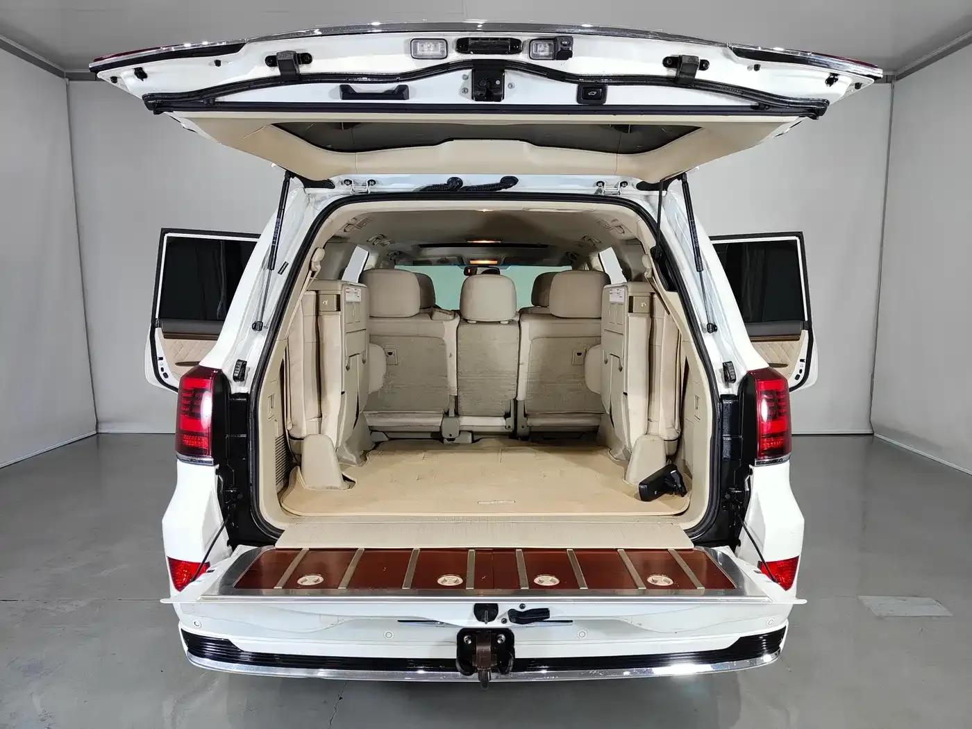 2019 Land Cruiser (Imported) 5.7L Automatic — миниатюра 15