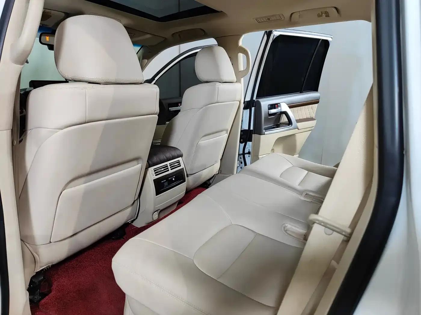 2019 Land Cruiser (Imported) 5.7L Automatic — миниатюра 18